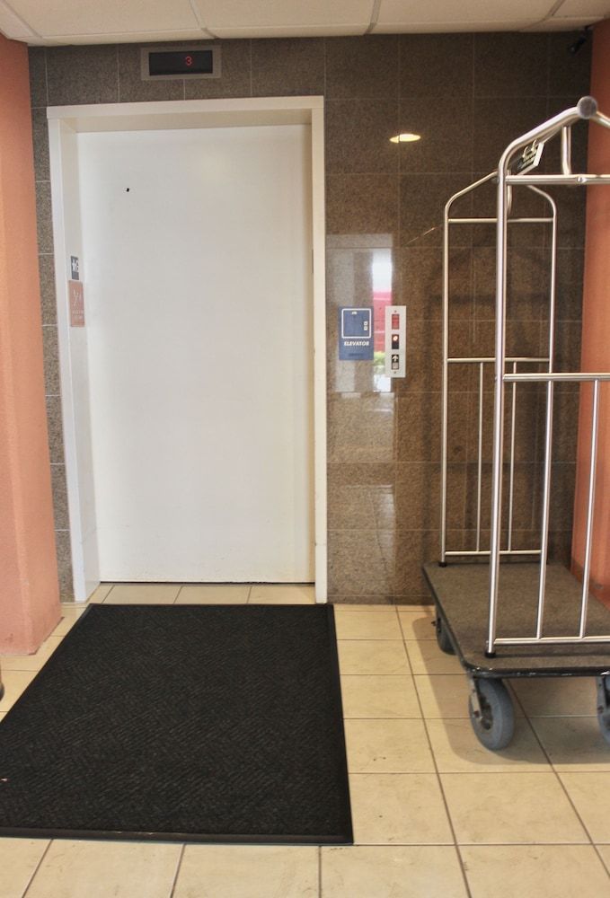 Ebb Tide Suites 2