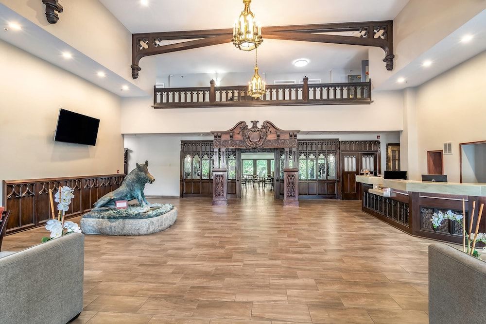 Riverview Inn & Suites, an Ascend Collection Hotel 2