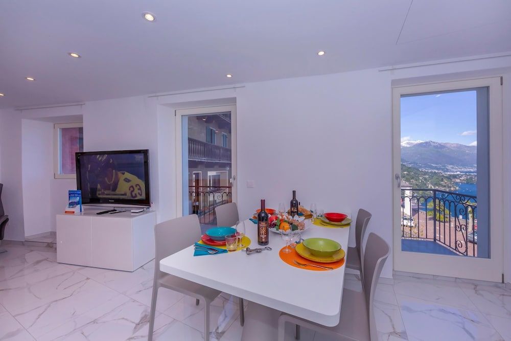 Yellow View Apartment 2