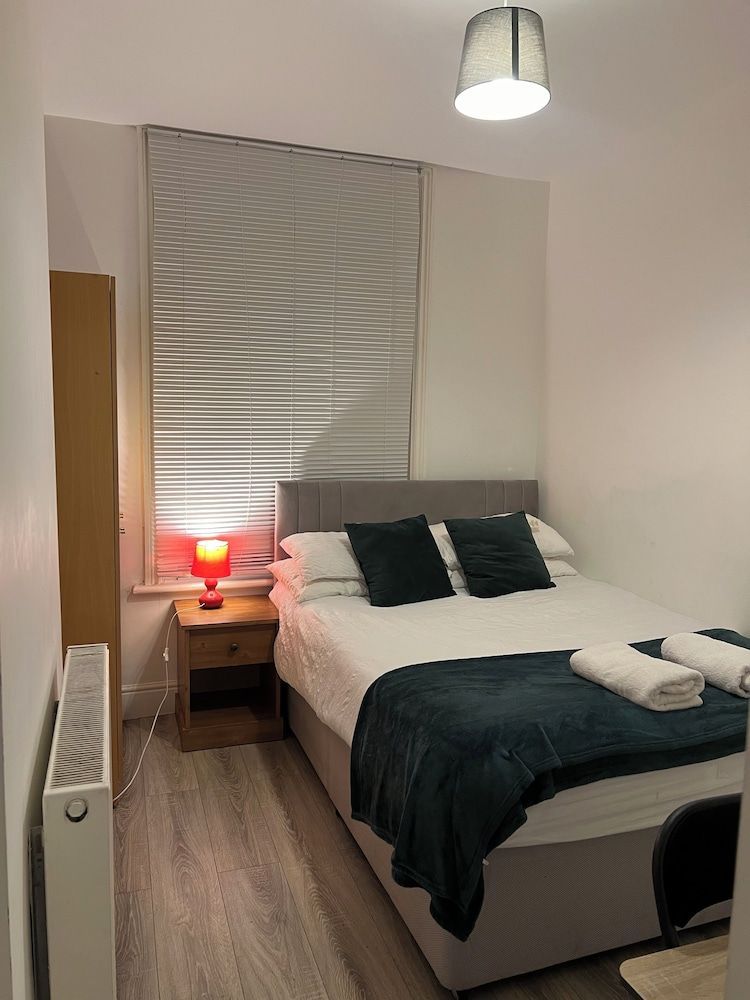 The Coral Guest House Fratton 2