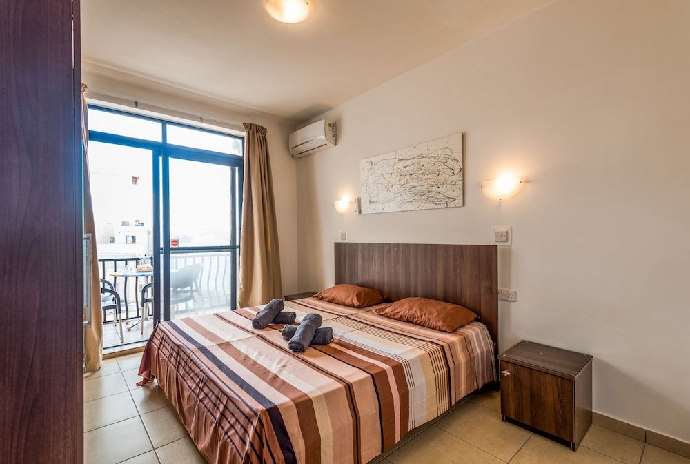 Seashells Self Catering Apartment by Getaways Malta 2