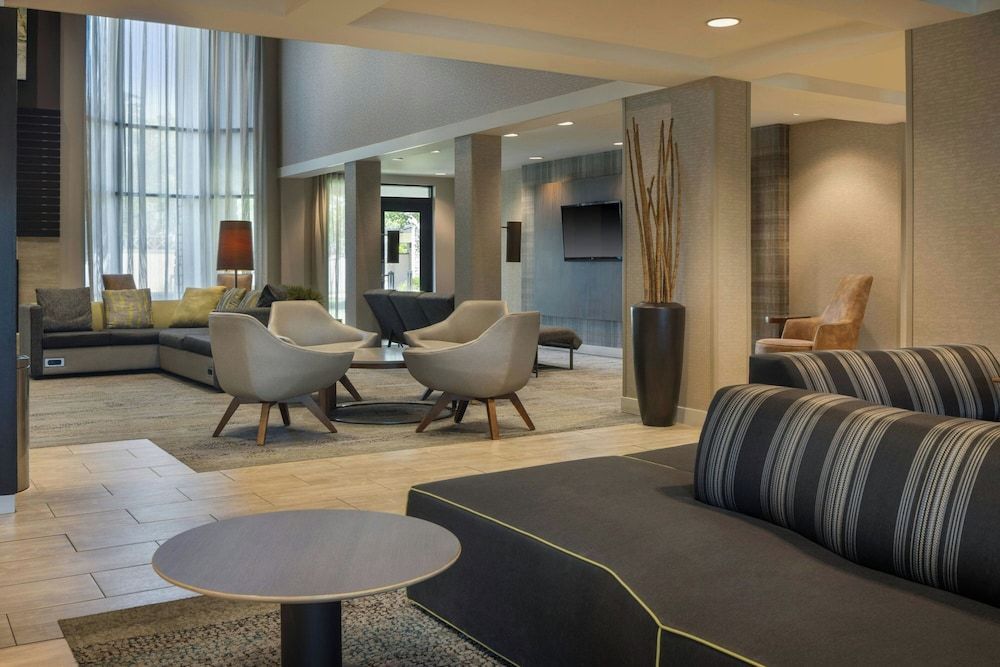 Courtyard by Marriott Springfield Airport 2