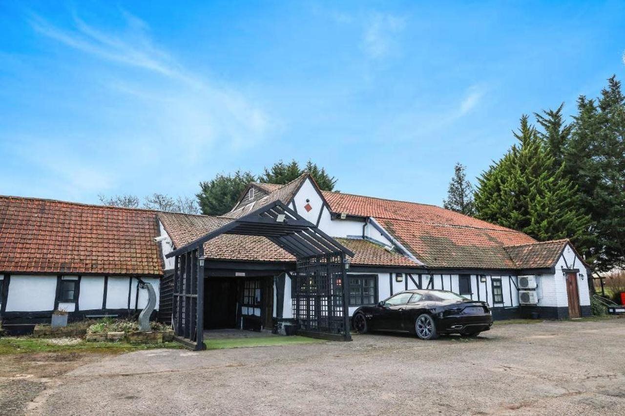 OYO Tudor Oaks Lodge Stevenage North 2