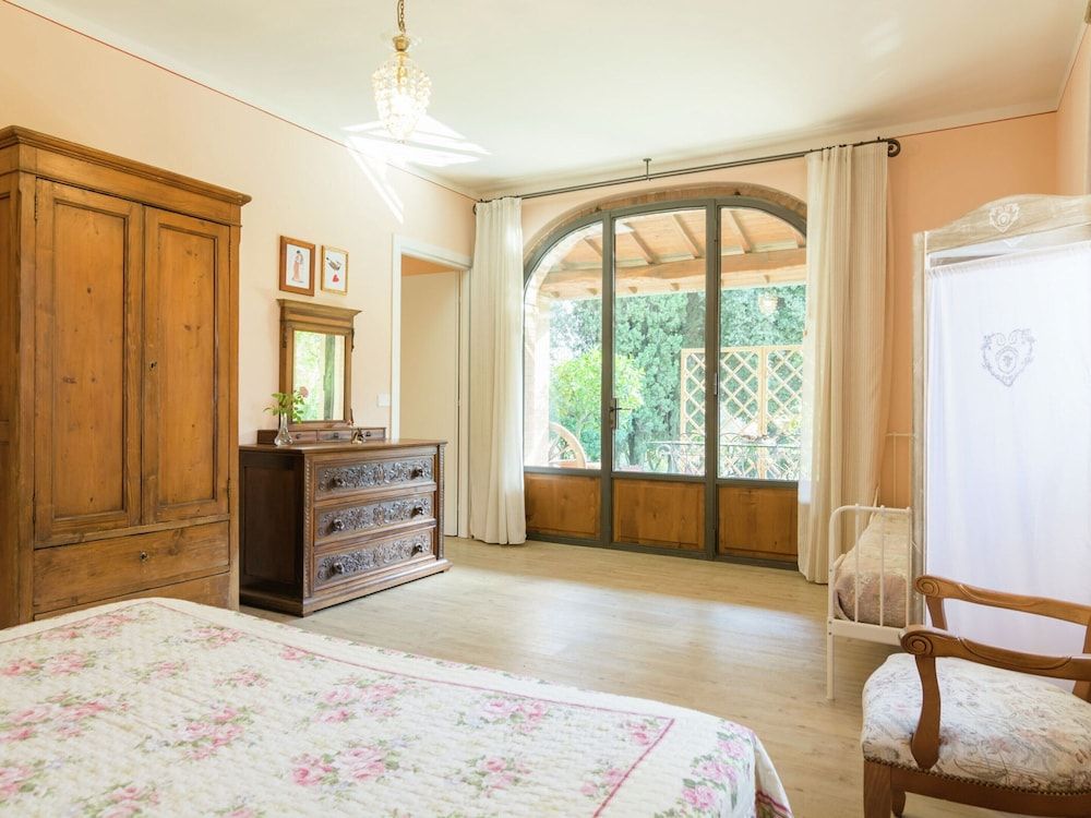Blissful Tuscan Hideaway 2