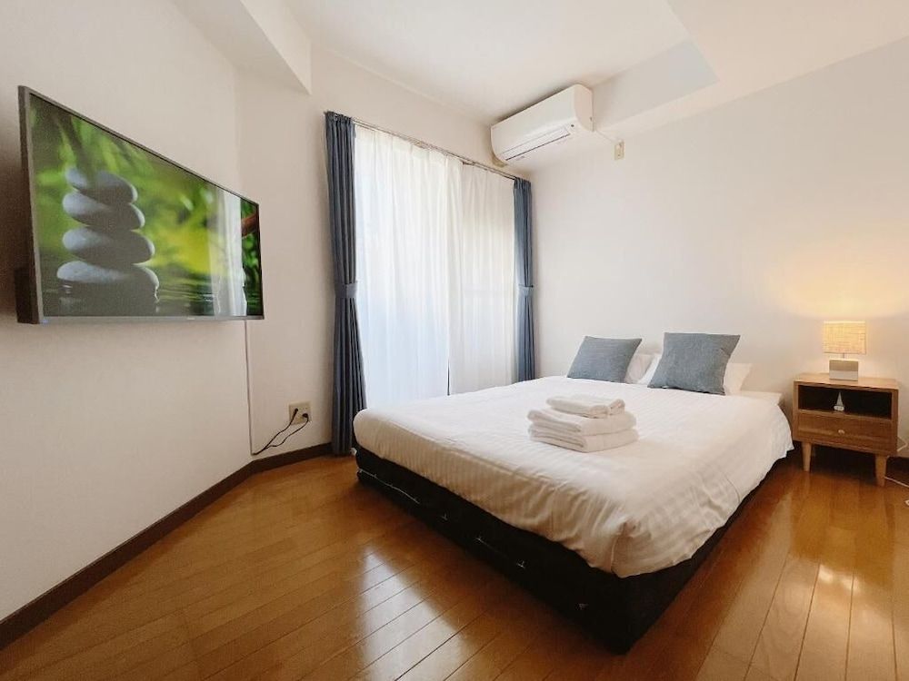 PINE TREE HOTEL 1