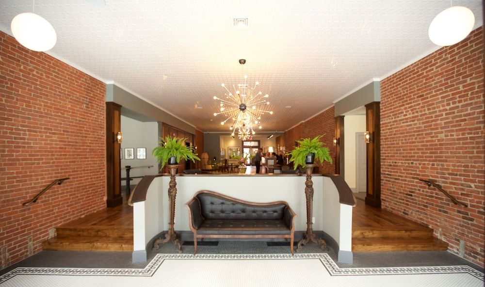 Hotel on North 2