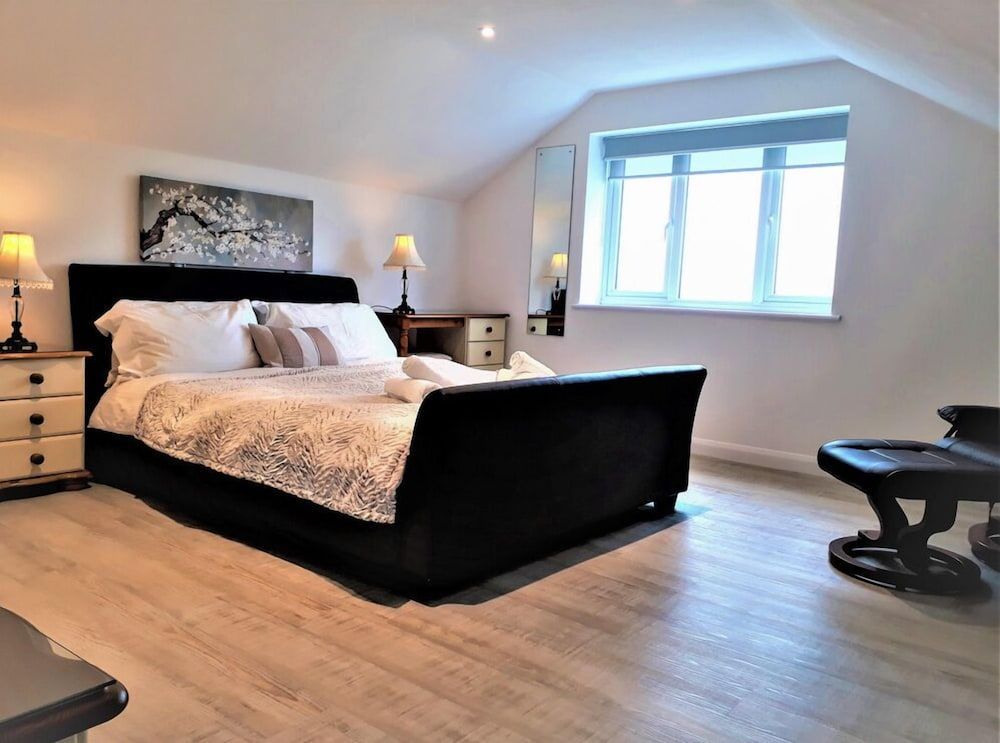 Meadow View Apartments are 2 and 3 bedroomed with private parking 2