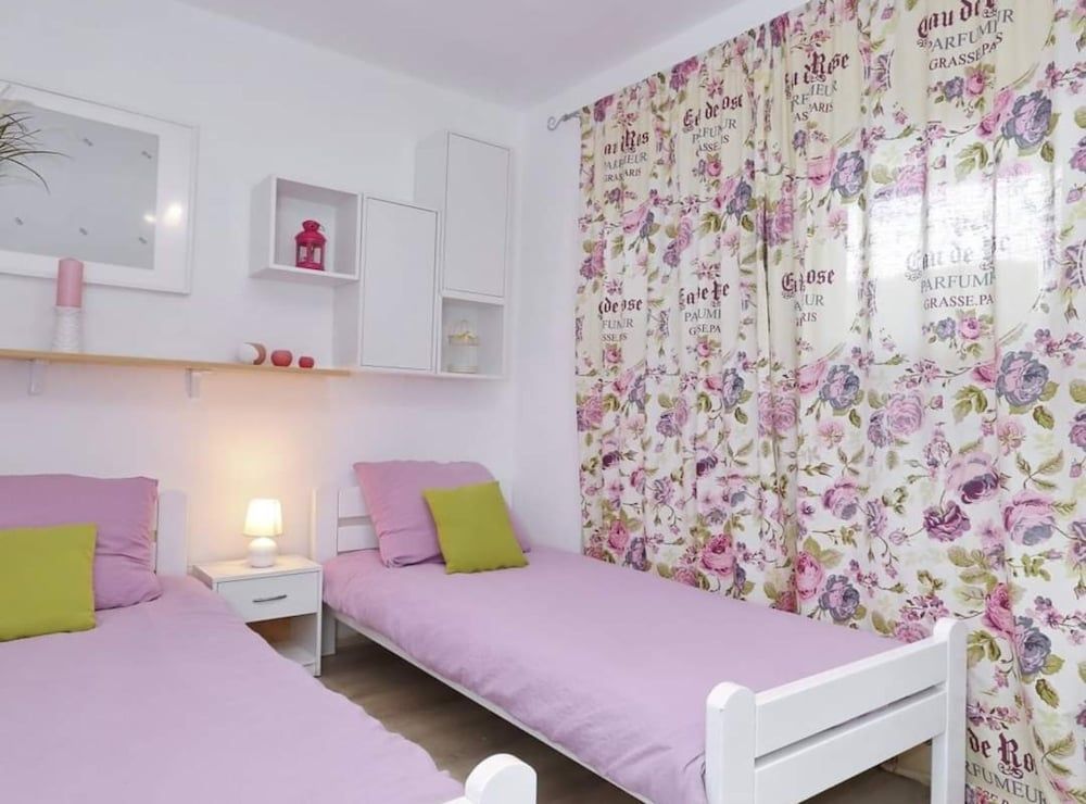 Apartments Villa Mavi, Novalja 1