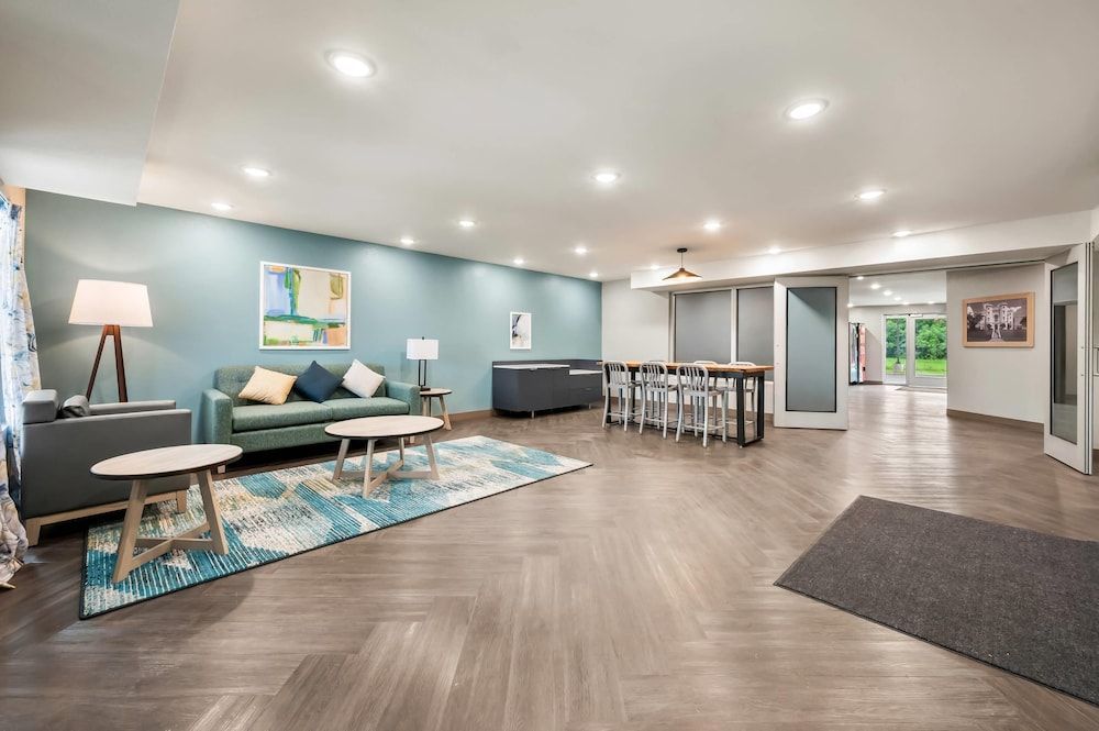 WoodSpring Suites Baton Rouge Airport 2