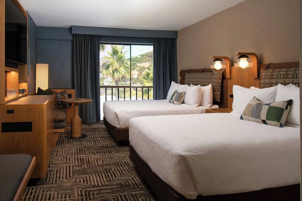 Marin Hilltop Hotel 1