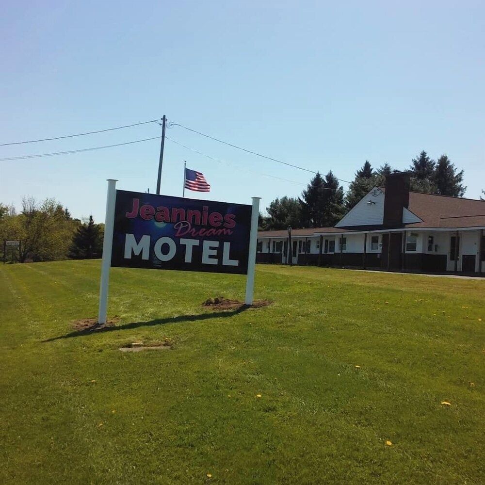 Jeannies Dream Motel 1