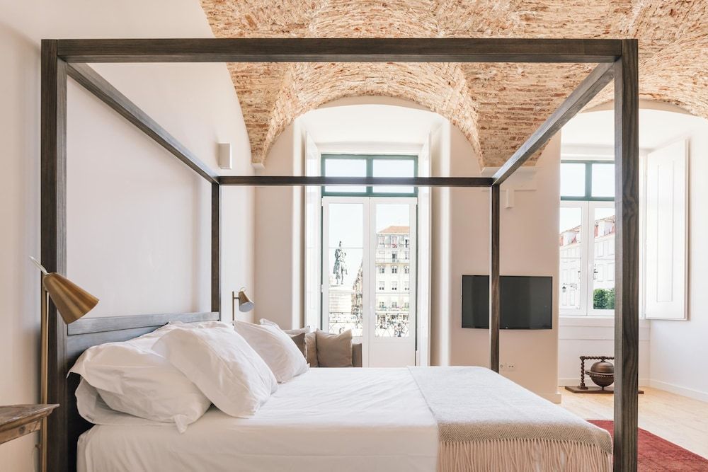 The Visionaire Apartments 1