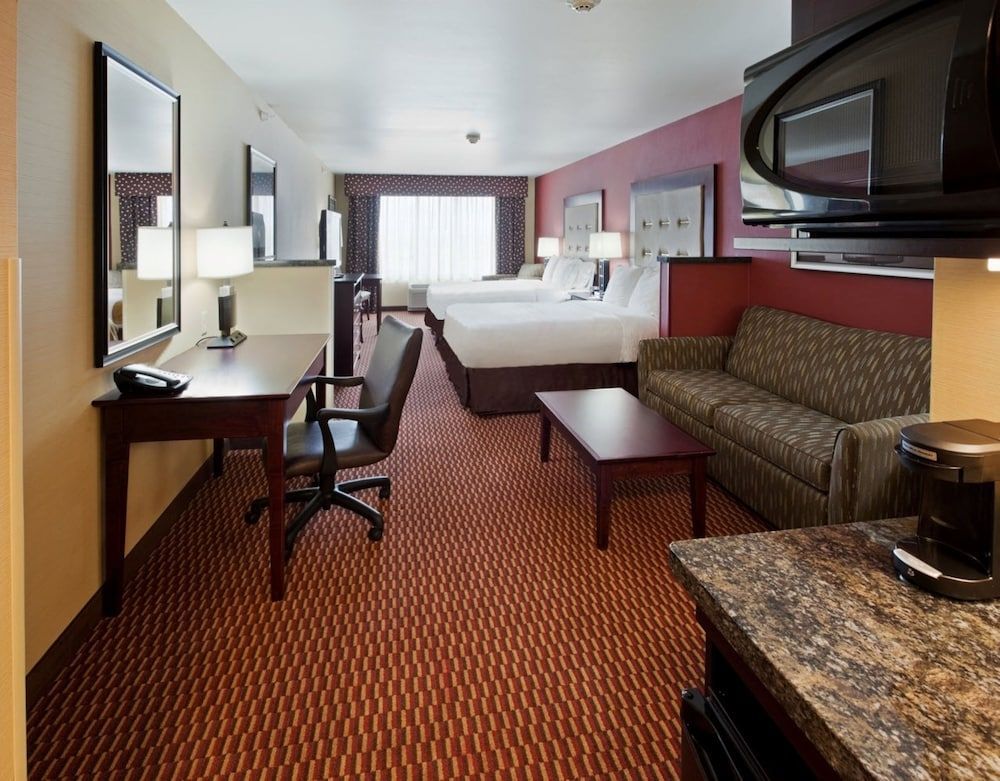 Holiday Inn Express & Suites GREAT FALLS by IHG 1