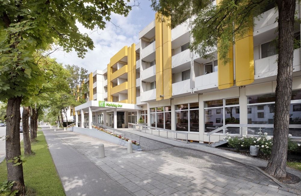 Holiday Inn MUNICH - SOUTH by IHG 1