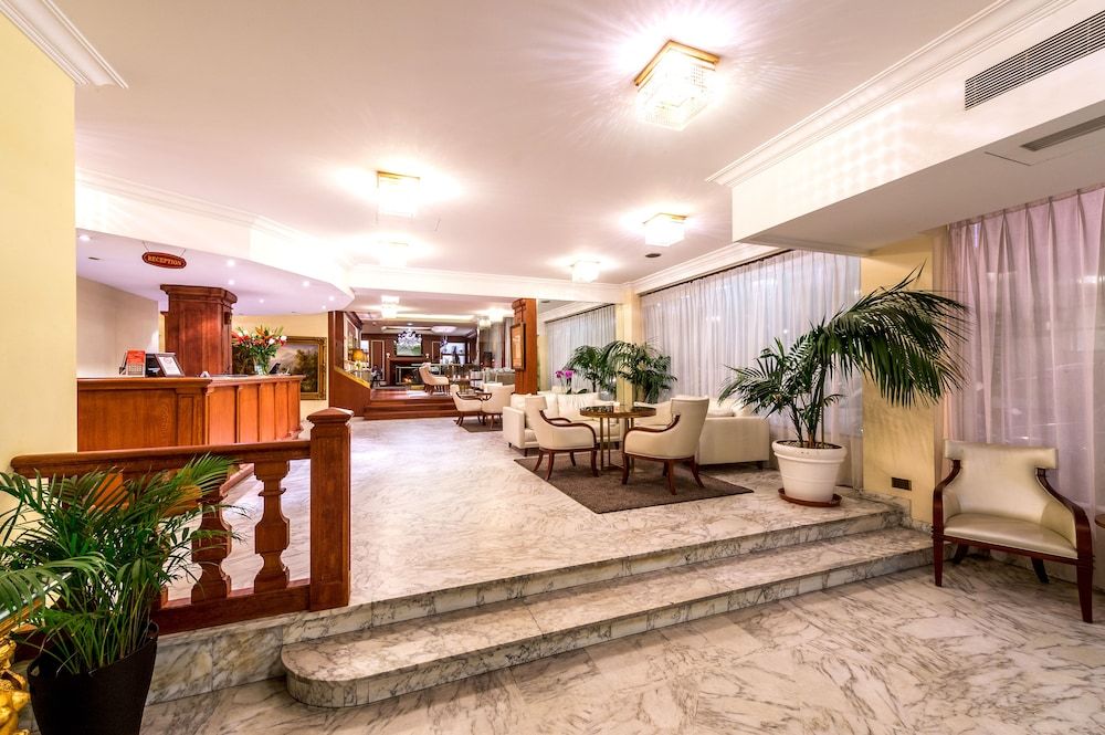 Hotel Century 2