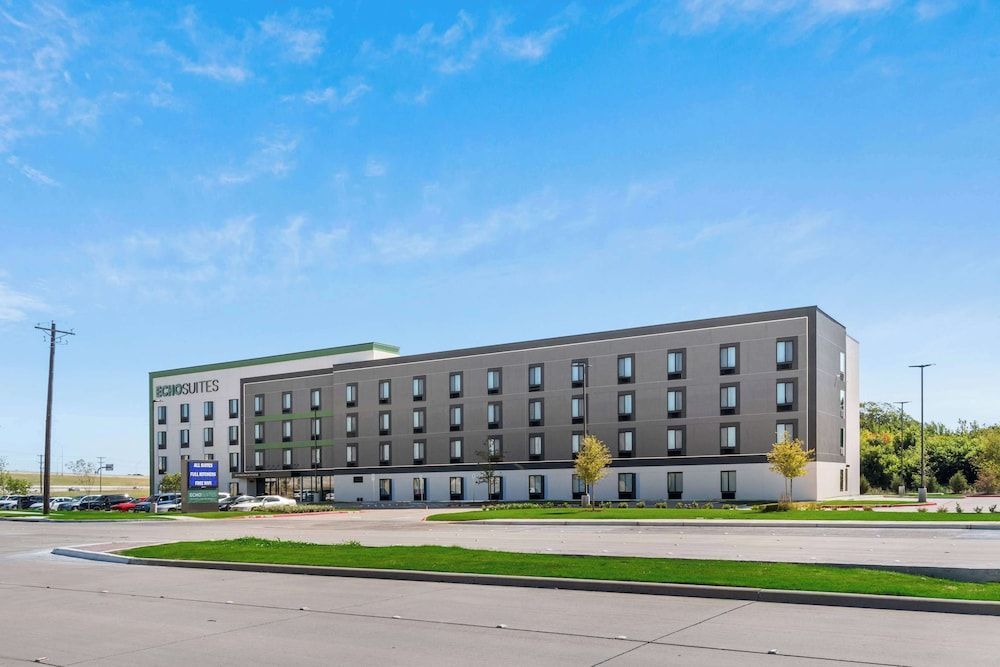 ECHO Suites Extended Stay by Wyndham Dallas Plano - Frisco 1