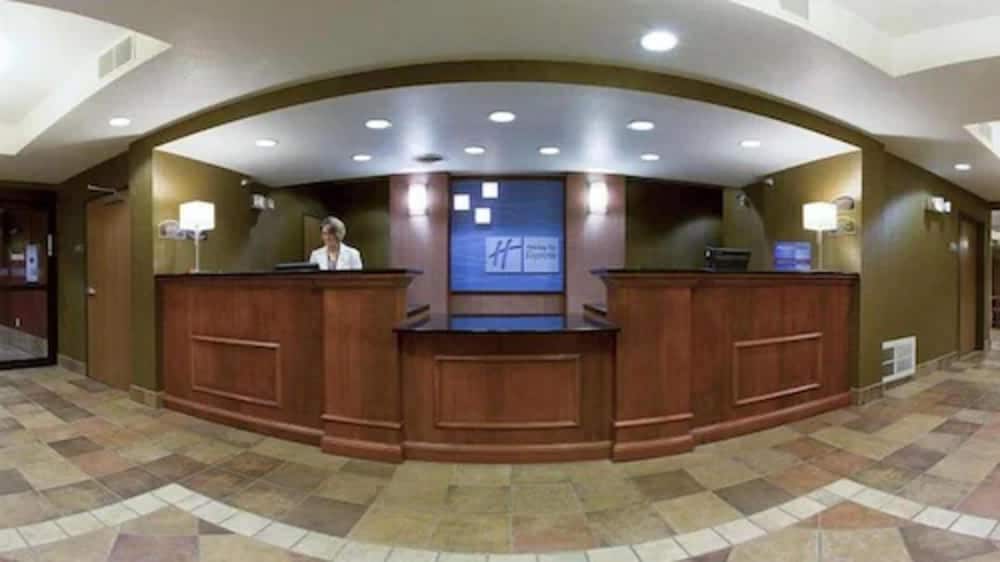 Holiday Inn Express & Suites SIOUX CENTER by IHG 2