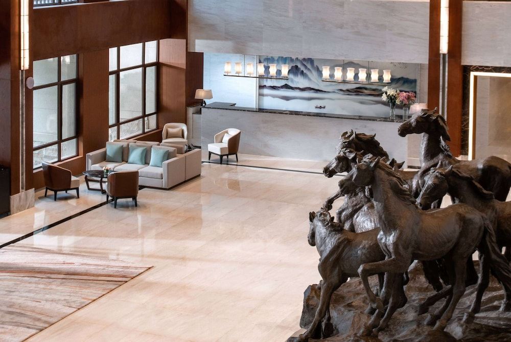 Howard Johnson by Wyndham LakeView Hotel Kunming 2