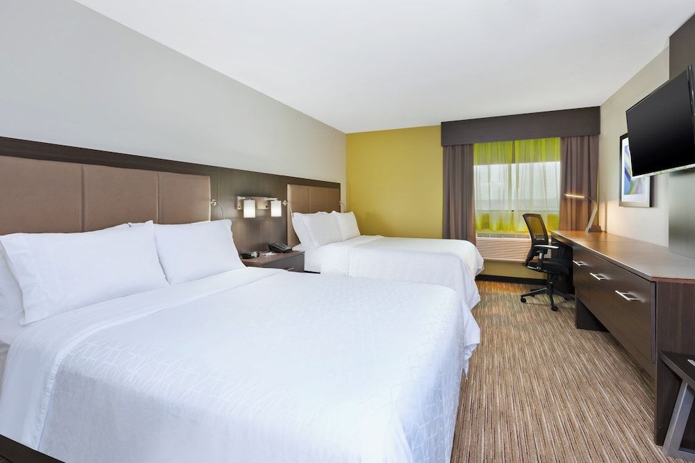 Holiday Inn Express WINNIPEG AIRPORT - POLO PARK by IHG 2