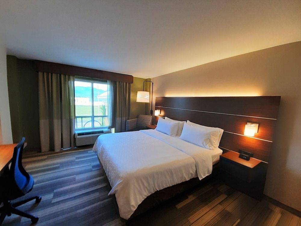 Holiday Inn Express Trincity by IHG 1