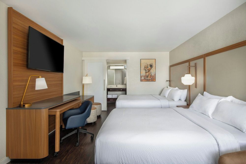 Fairfield by Marriott Anaheim Resort 1