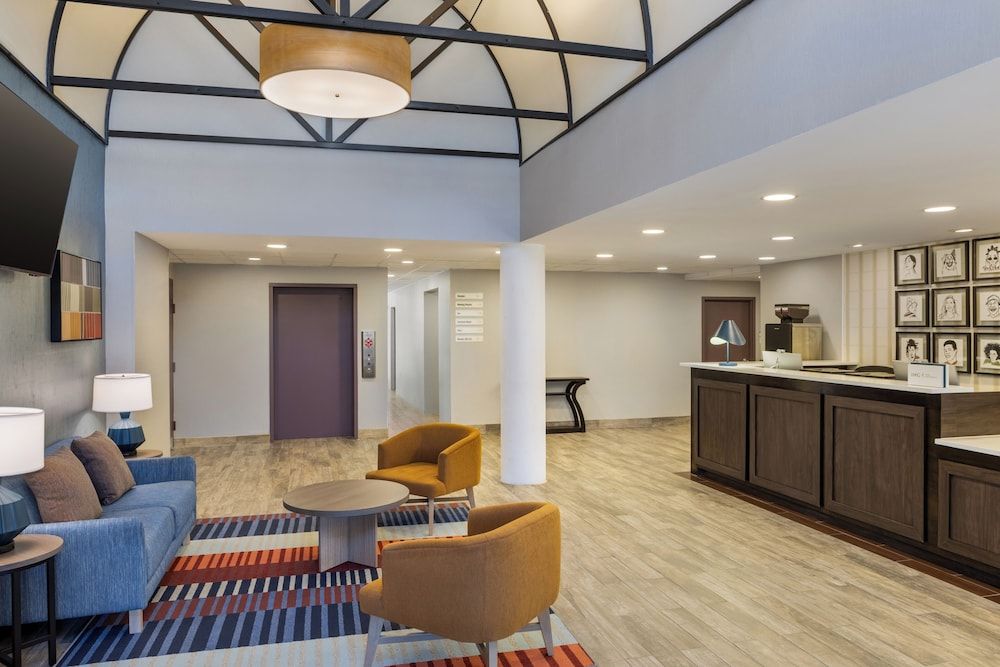 Lake Norman Inn and Suites 1