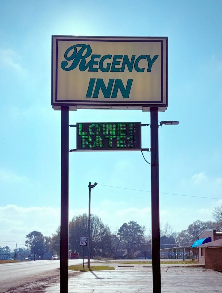 Regency Inn Bald Knob 1
