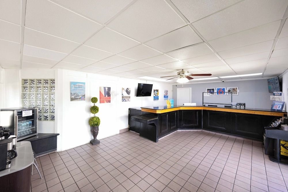 Motel 6-Canon City, CO 719-458-1216 2