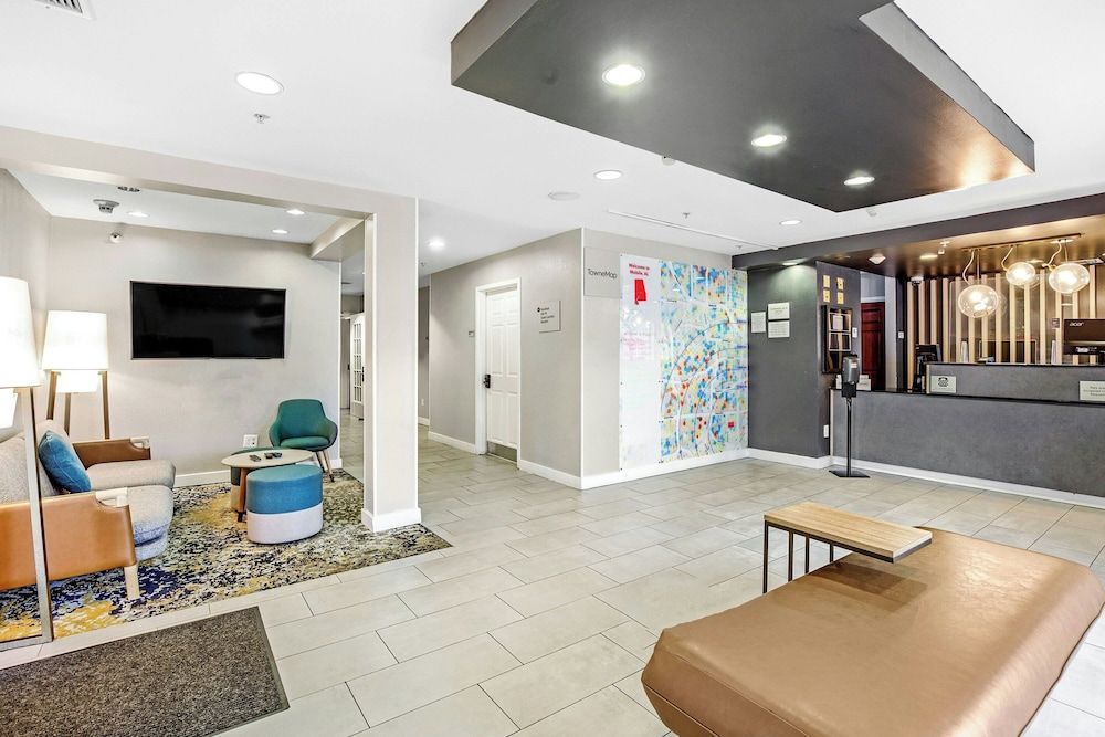 MainStay Suites 2