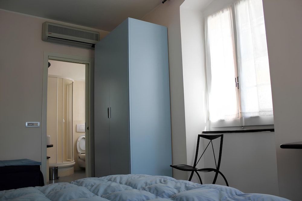 Delaide Rooms 2