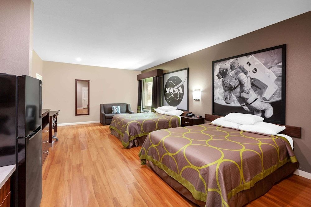 Super 8 by Wyndham Houston Northwest Cypress 2