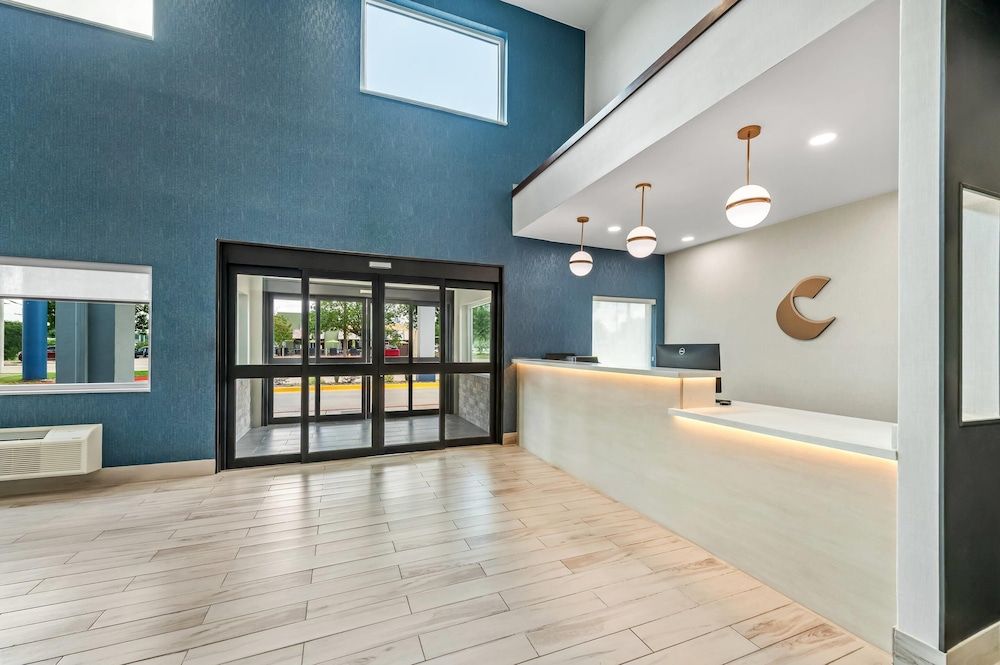 Comfort Suites Longview North 1
