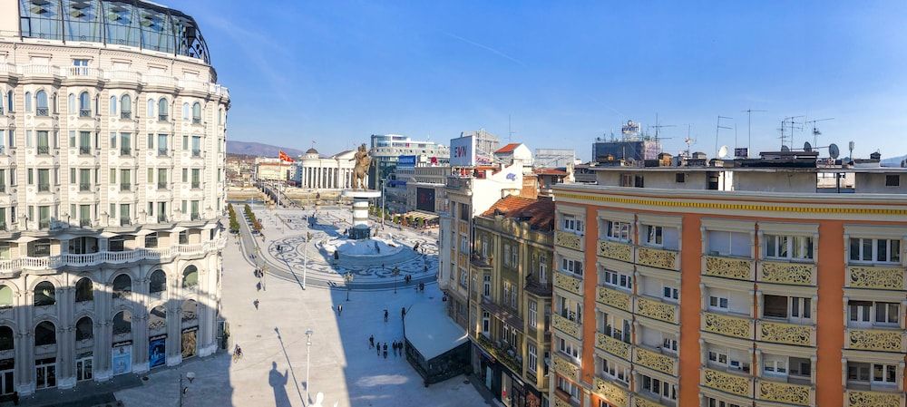 Hotel Square 1