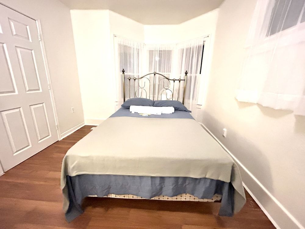 Housing Albert 1