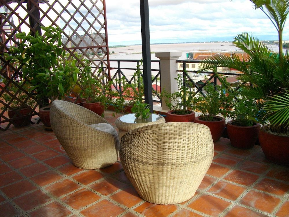 Lux Riverside Hotel & Apartment 1