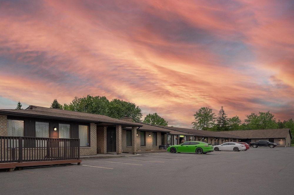 SureStay Hotel by Best Western Kemptville 1