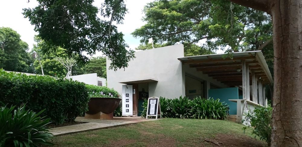 Hix Island House 2
