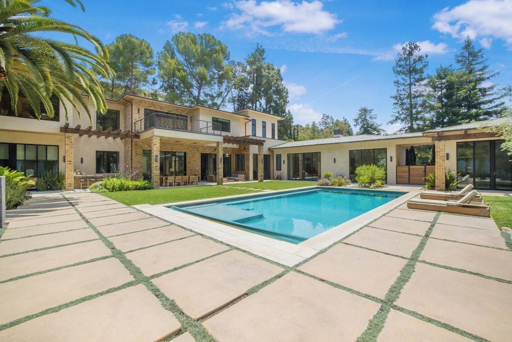Bowmont - Resort-style Beverly Hills Escape w/ Pool, Garden and Privacy 1