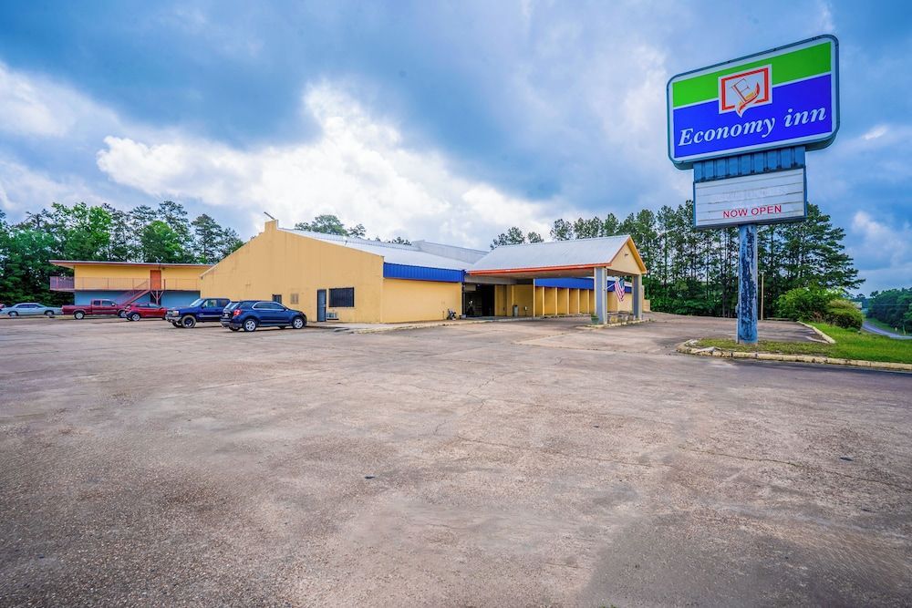 Economy Inn Livingston By OYO TX US 59 1