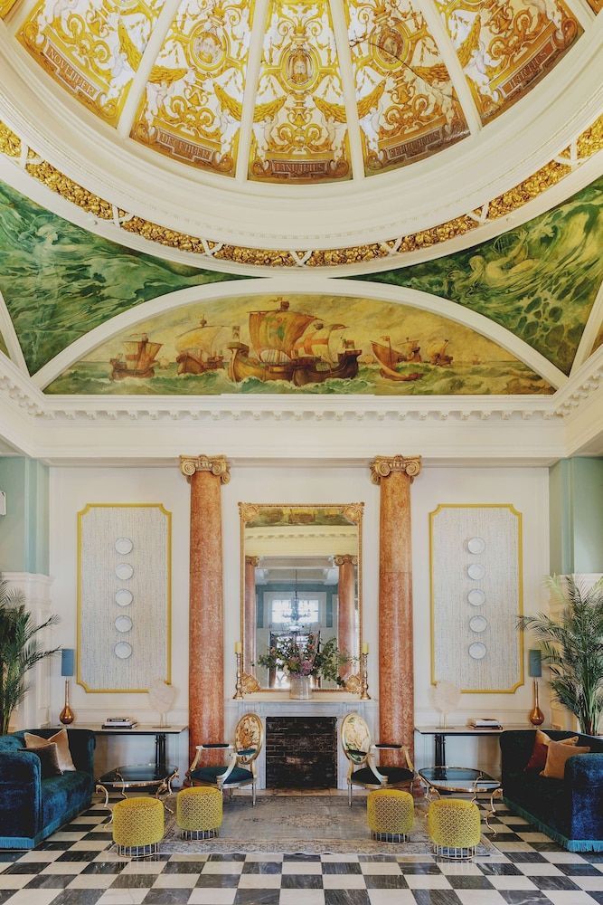 The Queens Hotel 1