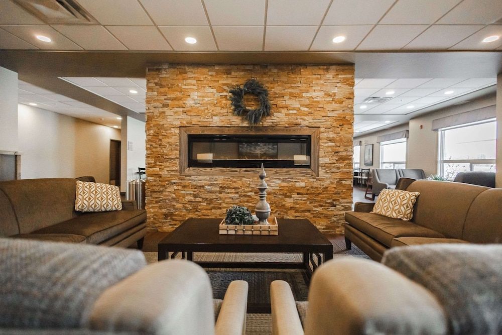 Best Western Plus Lacombe Inn and Suites 2