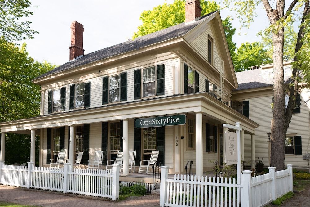 OneSixtyFive, The Inn on Park Row 1