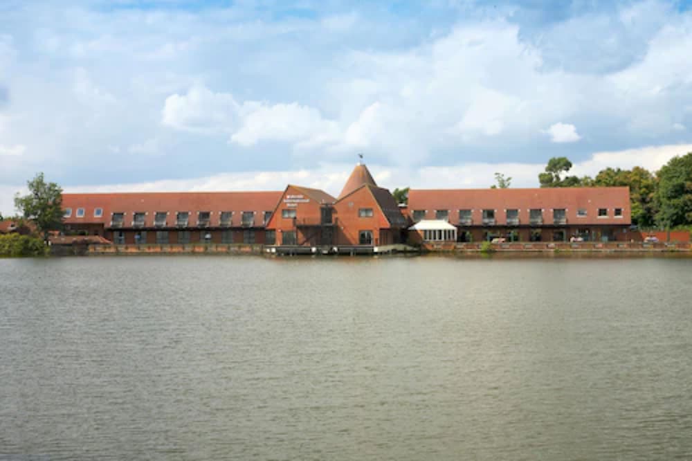 Lakeside International Hotel 1