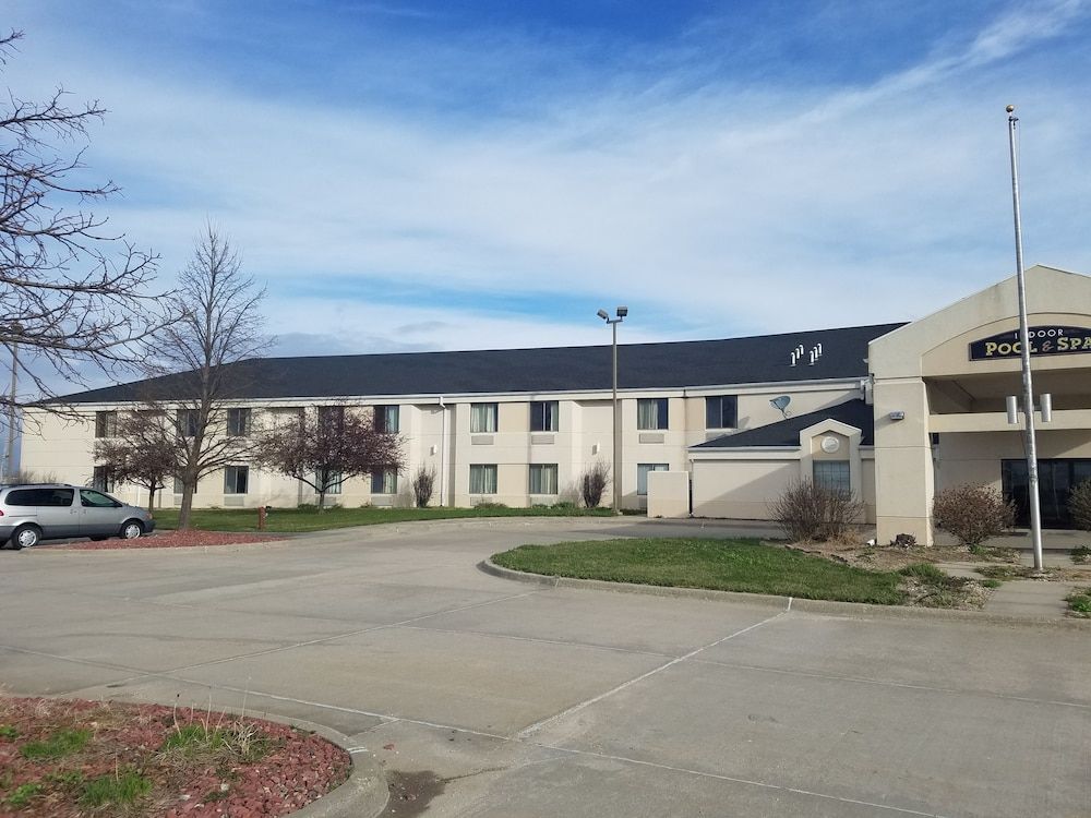 Syracuse Inn and Suites 1