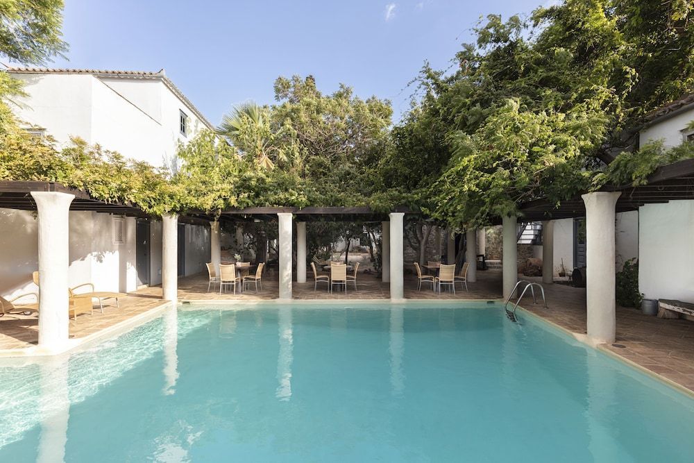 Bratsera Boutique Hotel 1