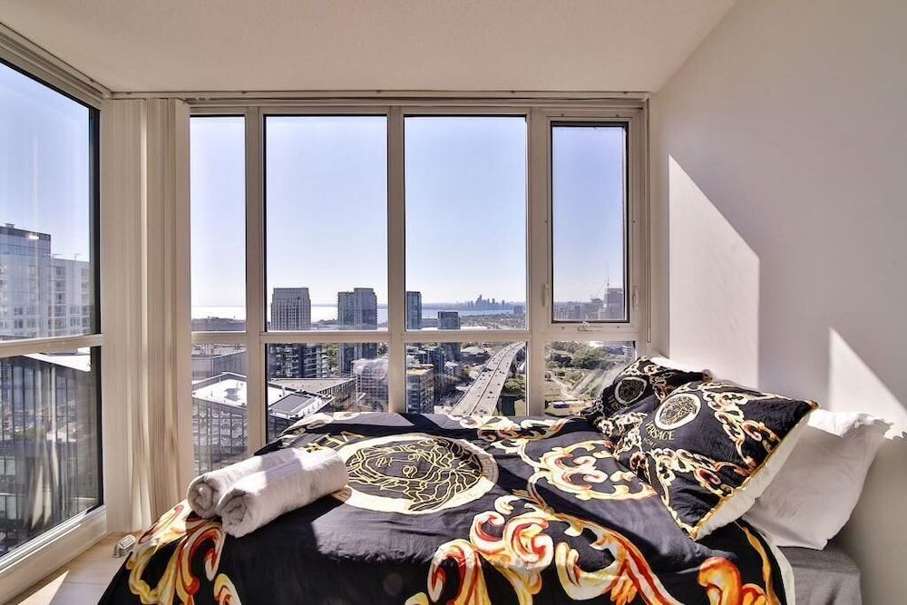 Paris - Toronto - Forma serviced suites - Toronto