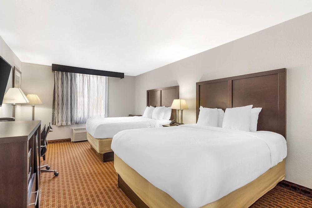 Quality Inn & Suites Chattanooga-East Ridge 1
