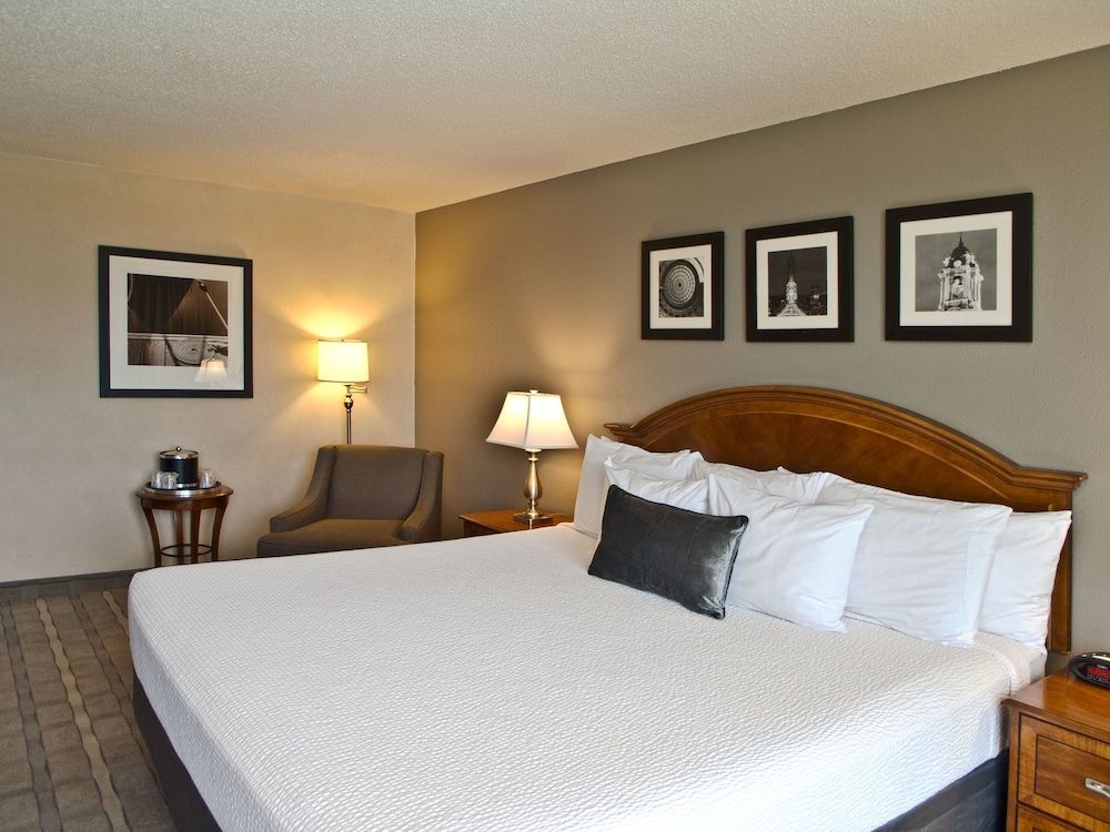 Inn At The Convention Center 1
