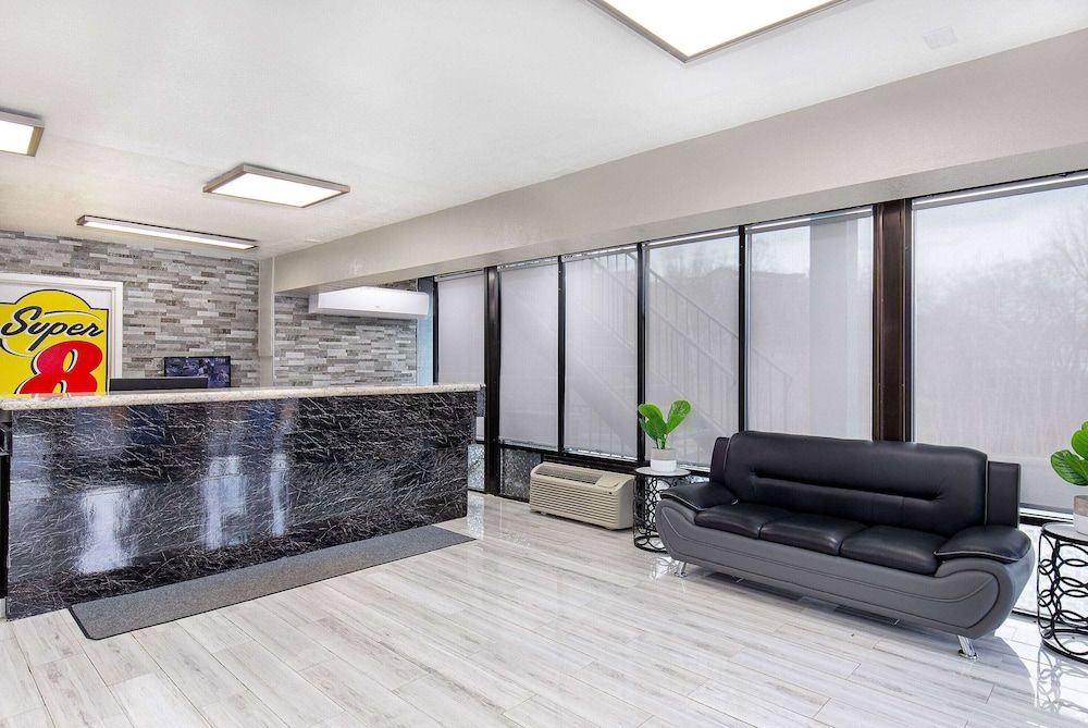 Super 8 by Wyndham Nashville West 2