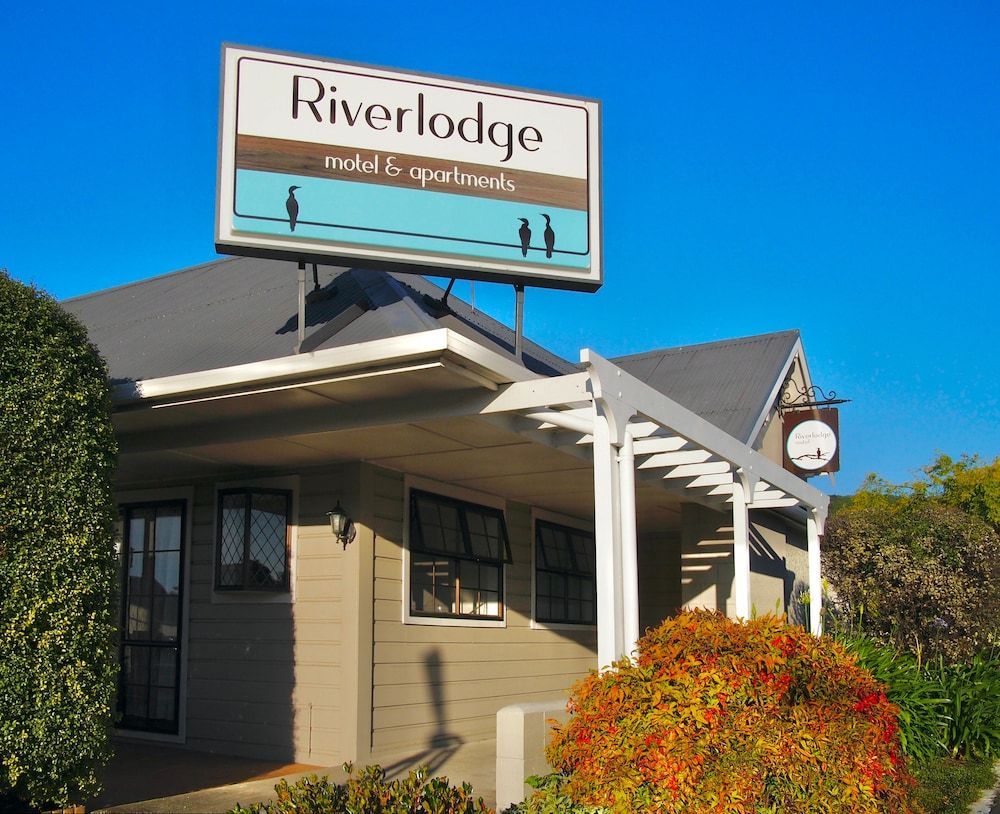 Riverlodge Motel 1